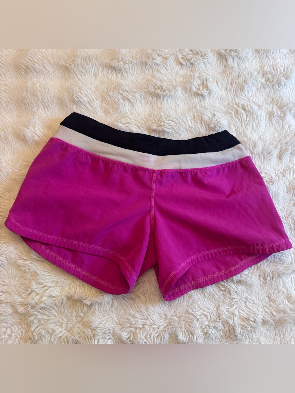 Vintage Lululemon Groovy Run Short-Paris Perfection / Black / White🩷🖤